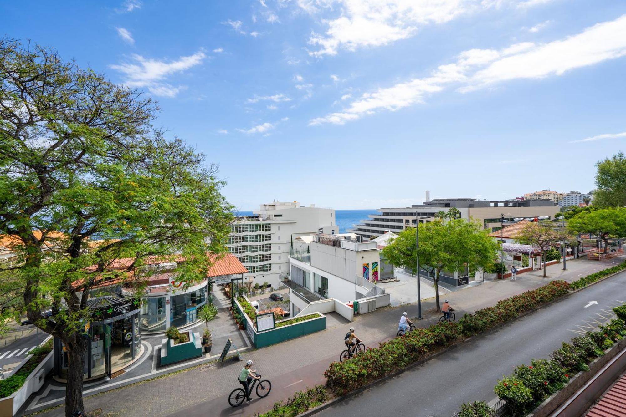 Lido Ii By An Island Apartment Funchal (Madeira)